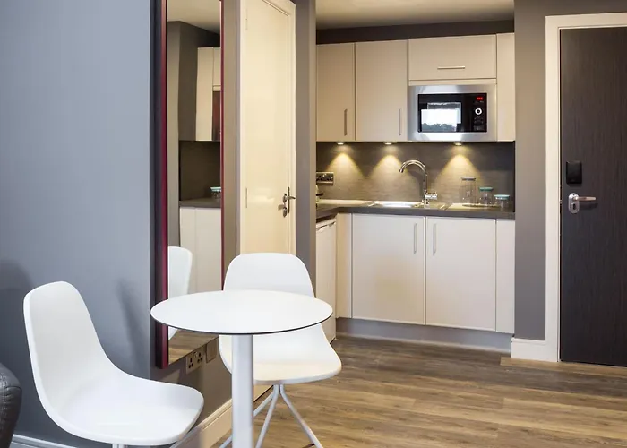 Apartamento Practical For 2 In Leeds, Free Breakfast *